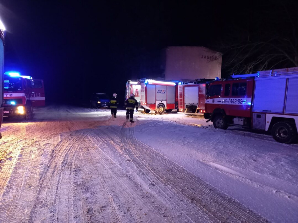 Tragedia na torach. Zginęły dwie osoby [zdjęcia]