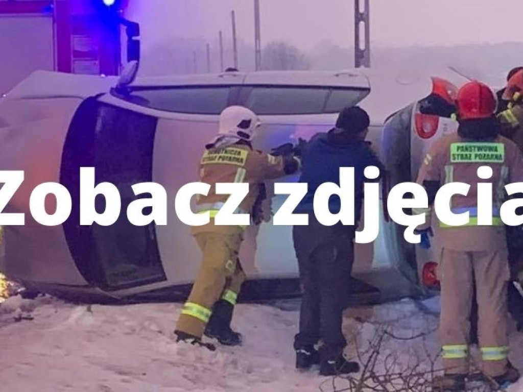 Wola Baranowska. Auto wpadło w poślizg i dachowało [zdjęcia]