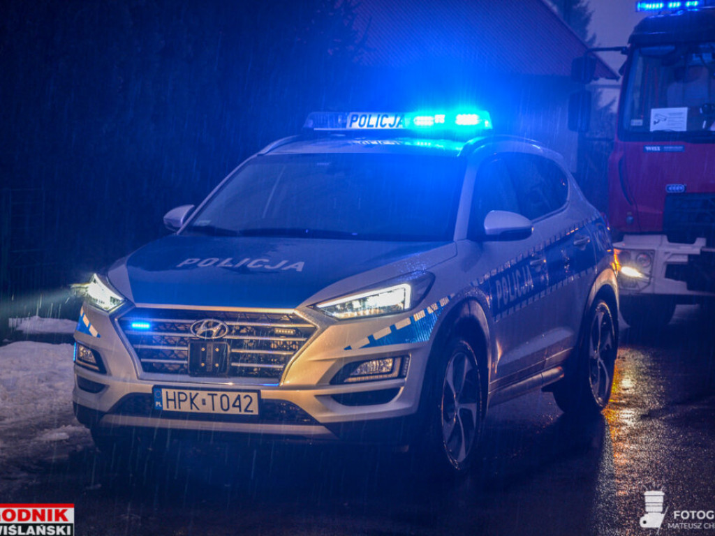 Wola Baranowska. Auto wpadło w poślizg i dachowało [zdjęcia]
