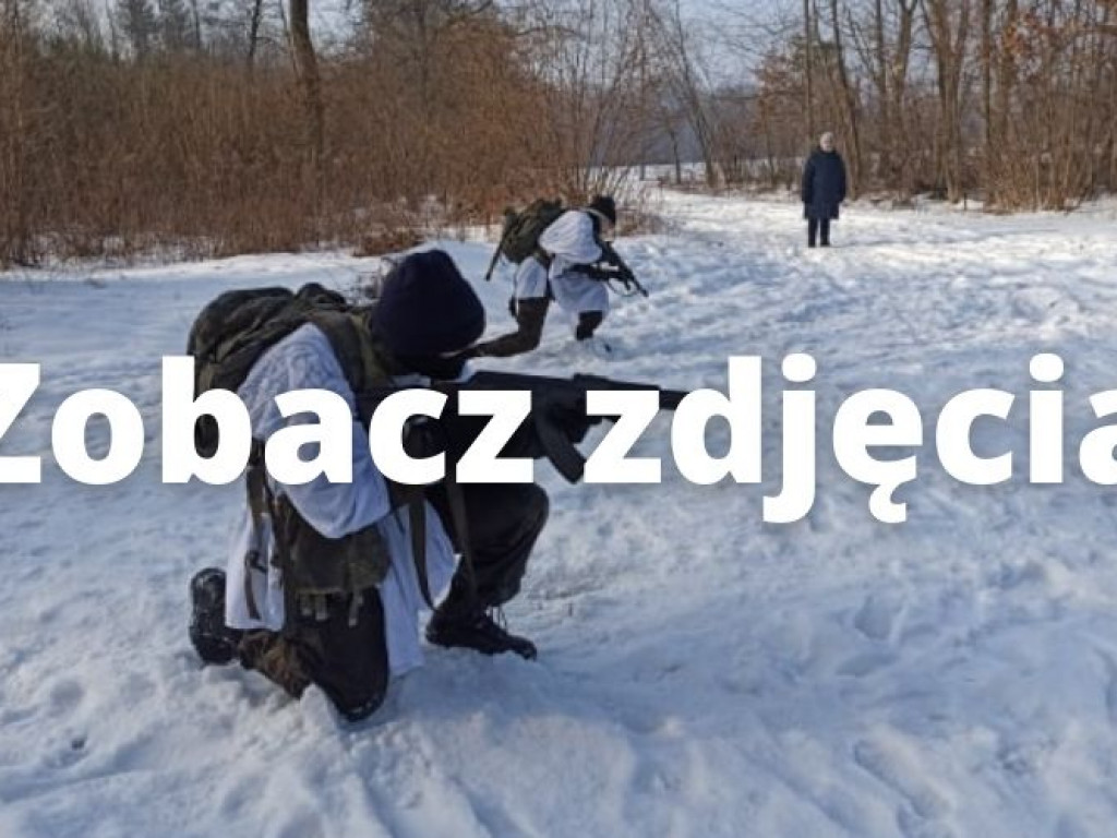 Tarnobrzeg. Spacerowicze wypatrzyli uzbrojonych ludzi w lesie Zwierzyniec [zdjęcia]