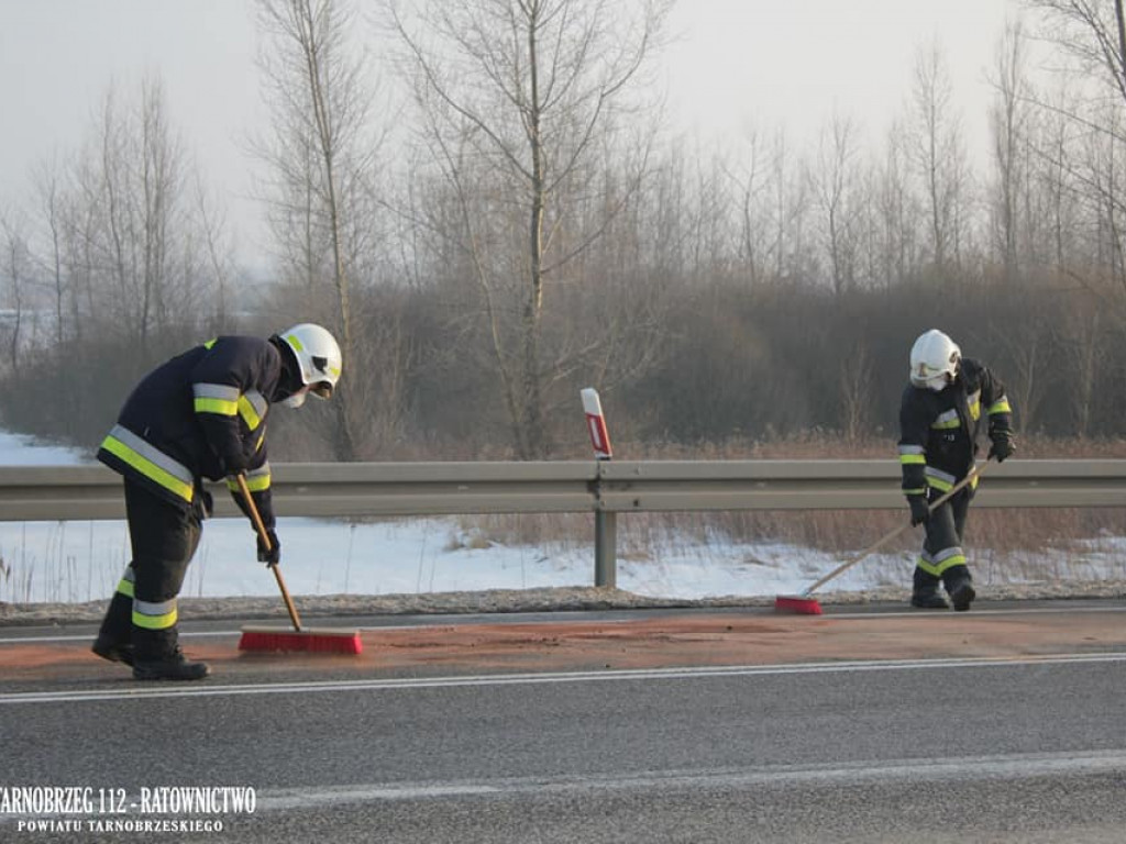 Zderzenie dwóch samochodów koło Gorzyc, były utrudnienia [zdjęcia]