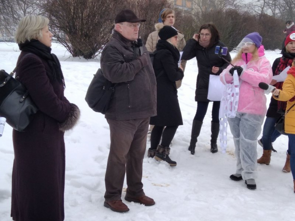 W Stalowej Woli protestowali przeciwko obostrzeniom [zdjęcia]