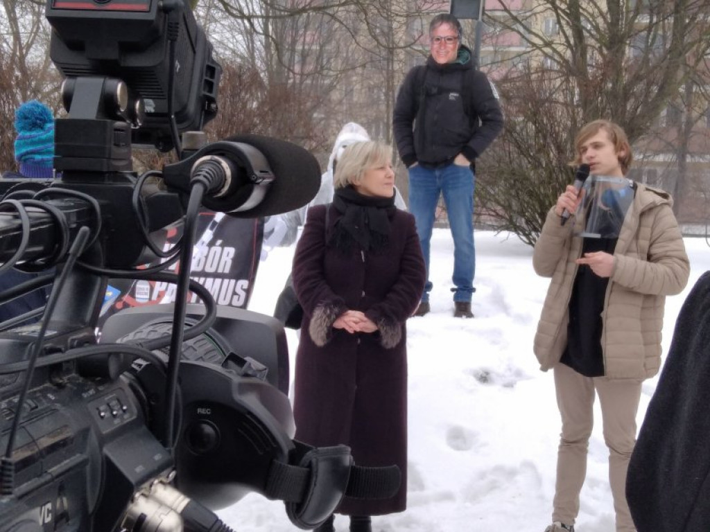 W Stalowej Woli protestowali przeciwko obostrzeniom [zdjęcia]