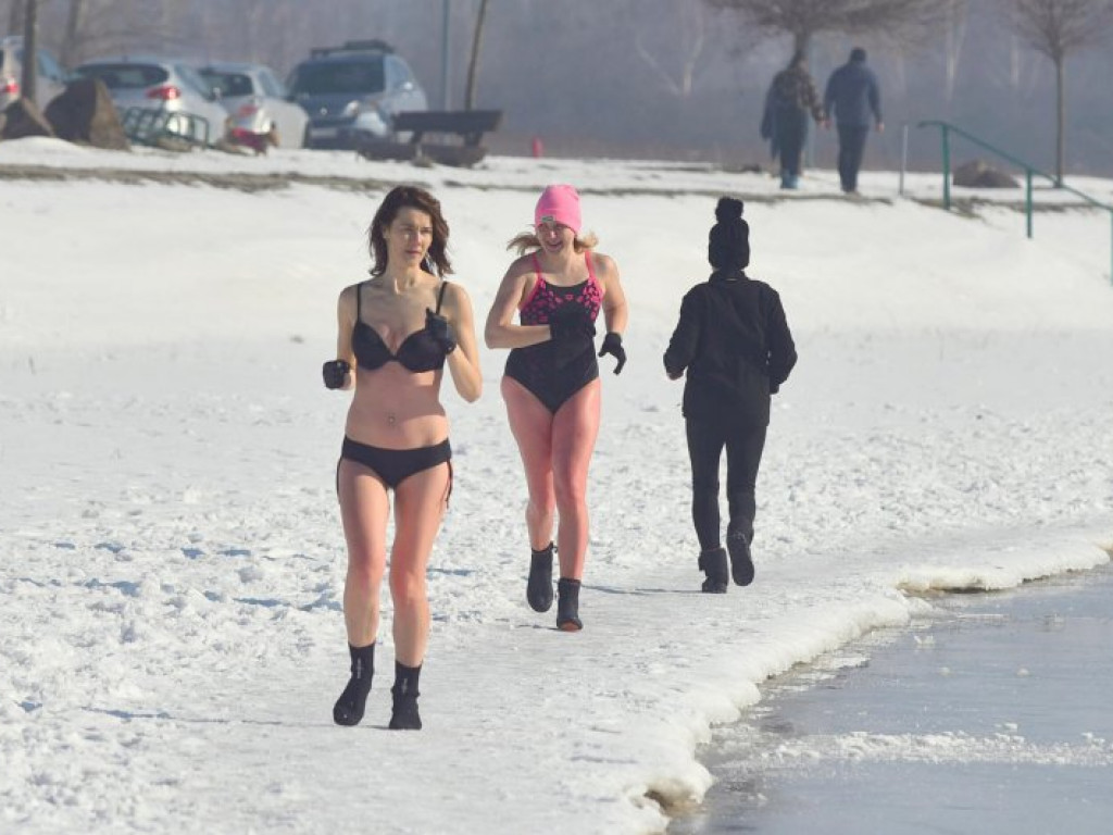 Pobiegli dookoła Jeziora Tarnobrzeskiego, a potem na plażę [zdjęcia]