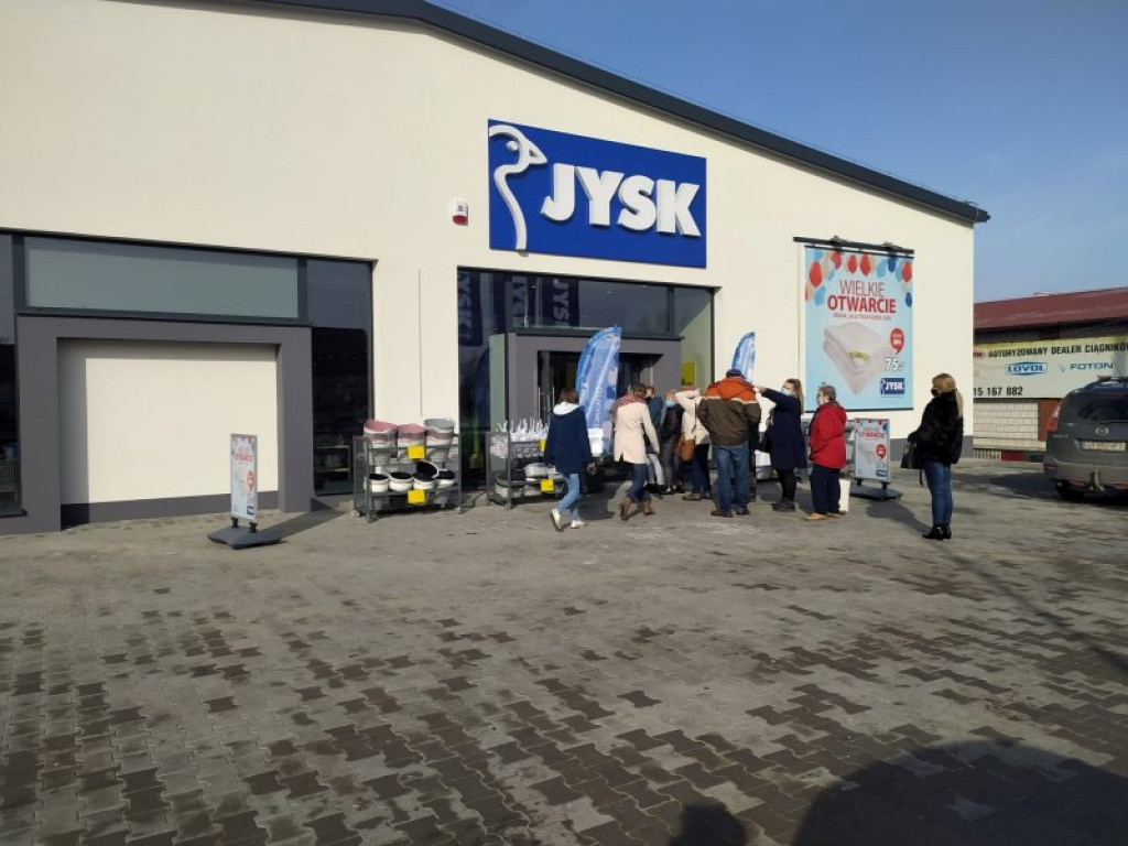 Jysk w Sandomierzu już otwarty! Przed wejściem ustawiła się kolejka klientów [zdjęcie]