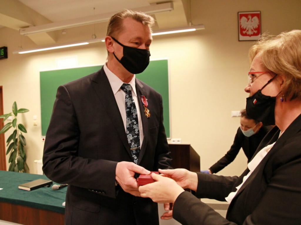 Prorektor PUZ w Tarnobrzegu odznaczony Złotym Krzyżem Zasługi [zdjęcia]
