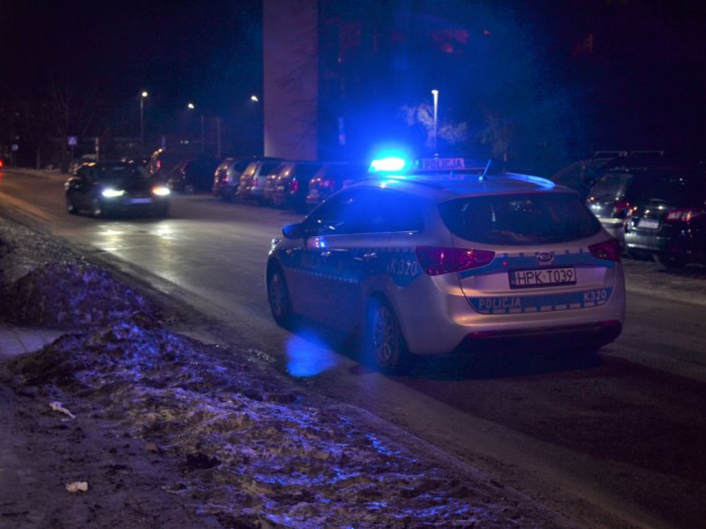 Nowa Dęba. Kłęby dymu wydobywające się z mieszkania wywołały alarm [wideo][zdjęcia]