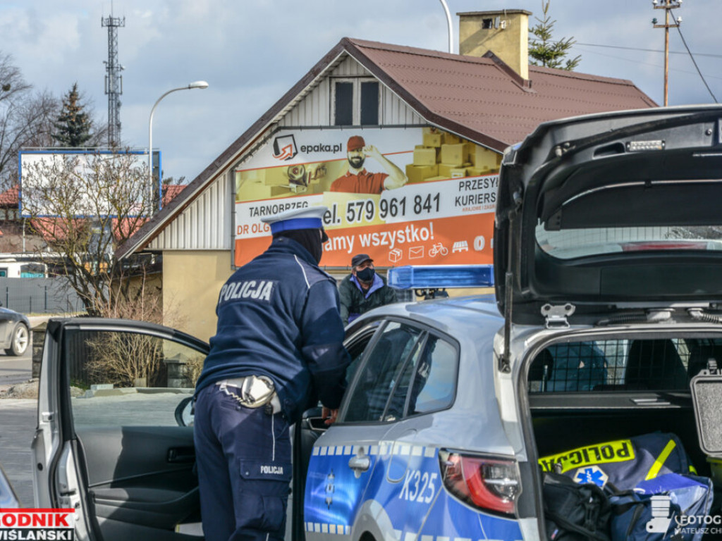 Potrącenie pieszego w Tarnobrzegu, przy skrzyżowaniu Mickiewicza z Sikorskiego [zdjęcia]