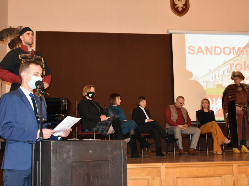 Danuta Paszkowska z tytułem Sandomierzanina Roku 2020 [zdjęcia][wideo]