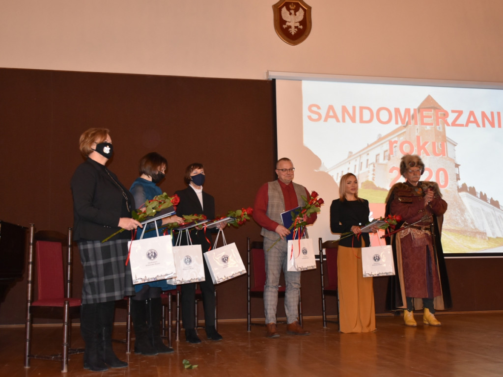 Danuta Paszkowska z tytułem Sandomierzanina Roku 2020 [zdjęcia][wideo]