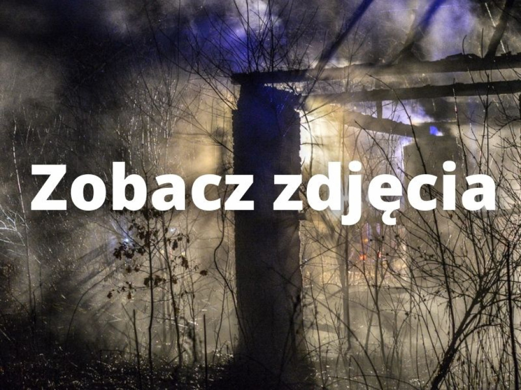 Pożar budynku gospodarczego w gminie Baranów Sandomierski, na miejscu pracowały cztery zastępy [zdjęcia]