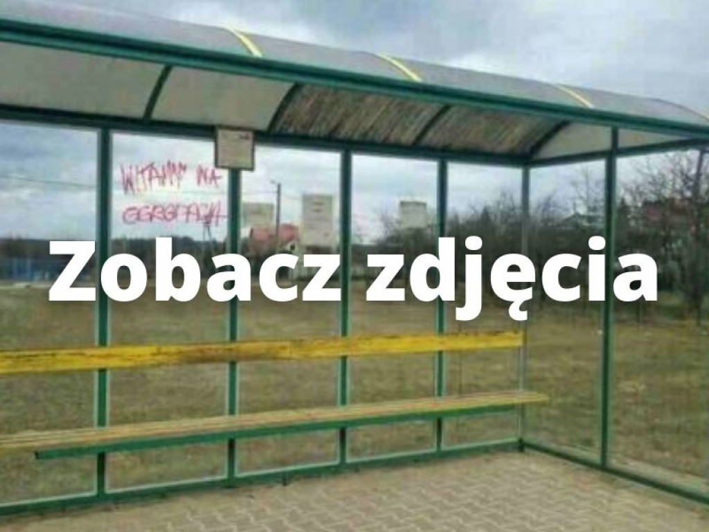 Wandal zniszczył przystanki, ogrodzenia posesji i znaki drogowe na staszowskim osiedlu [zdjęcia]