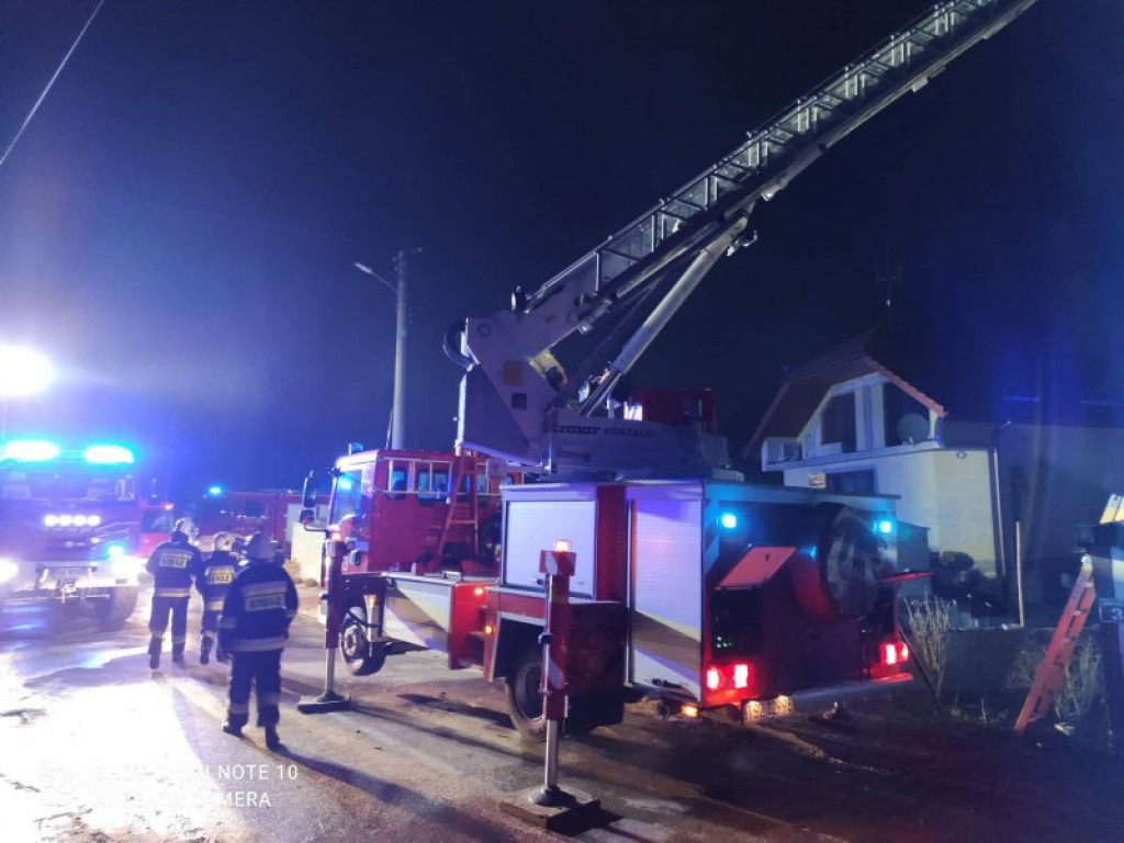 Dramatyczne sceny w Połańcu. Trwa akcja straży pożarnej. Nowe informacje! [zdjęcia]