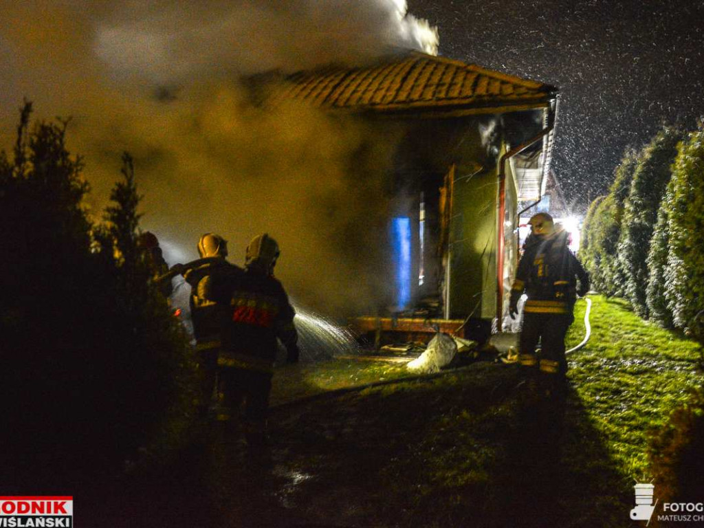 Gorzyce. Nocny pożar domu jednorodzinnego [zdjęcia][wideo]