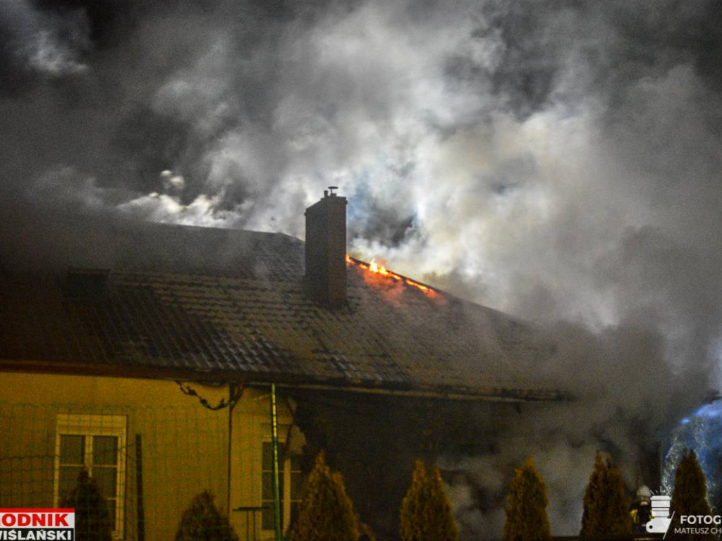 Gorzyce. Nocny pożar domu jednorodzinnego [zdjęcia][wideo]