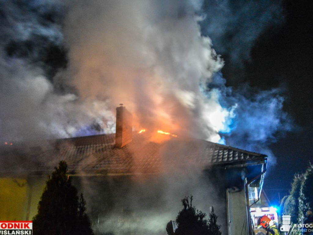 Gorzyce. Nocny pożar domu jednorodzinnego [zdjęcia][wideo]