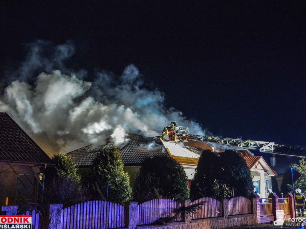 Gorzyce. Nocny pożar domu jednorodzinnego [zdjęcia][wideo]