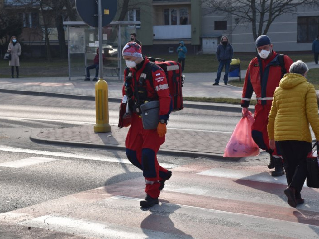 Tarnobrzeg. Śmigłowiec LPR lądował w centrum miasta [zdjęcia]