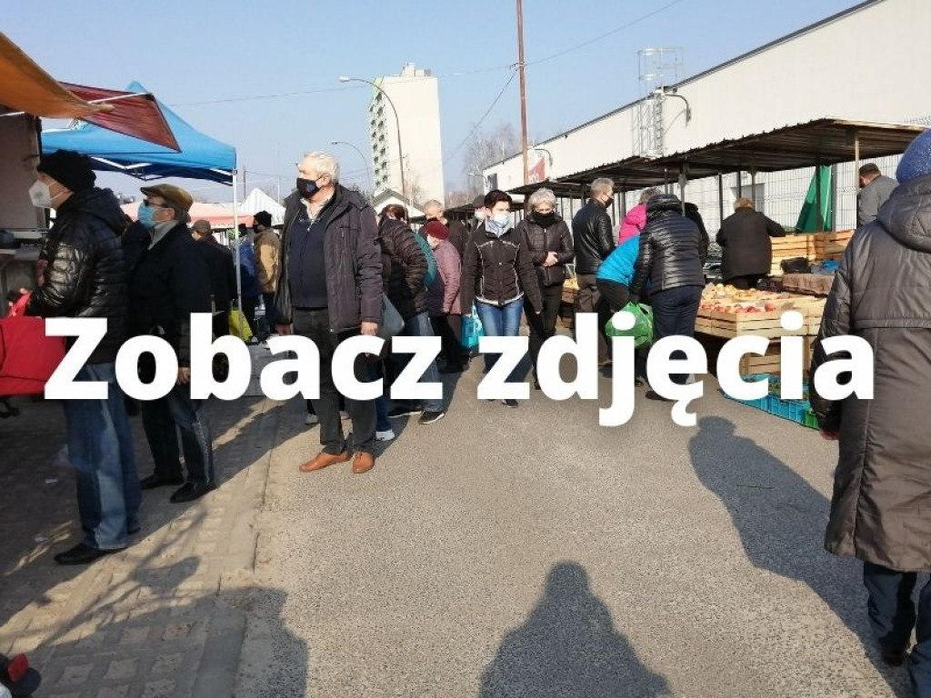 Tarnobrzeg. Sobota pod znakiem zakupów na targu. Limit wejść, obowiązkowa dezynfekcja [zdjęcia]