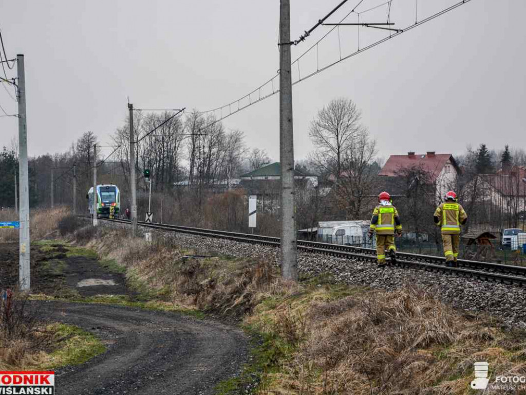 Zderzenie samochodu z szynobusem w Tarnobrzegu. Trwają poszukiwania kierowcy [zdjęcia]