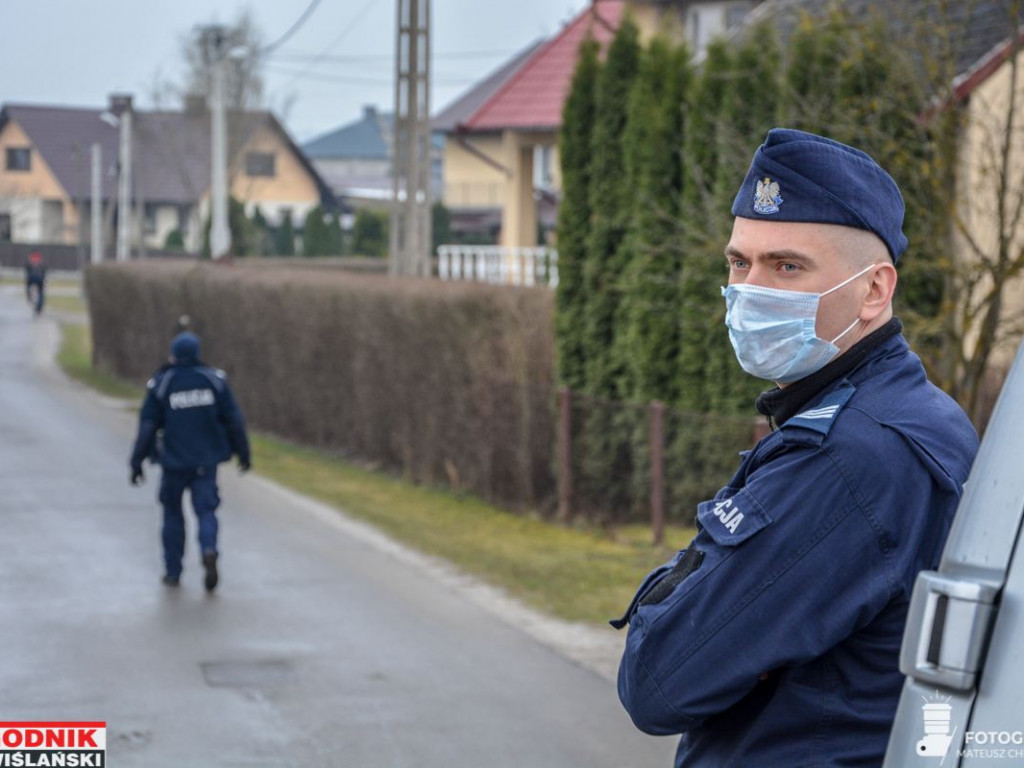 Zderzenie samochodu z szynobusem w Tarnobrzegu. Trwają poszukiwania kierowcy [zdjęcia]