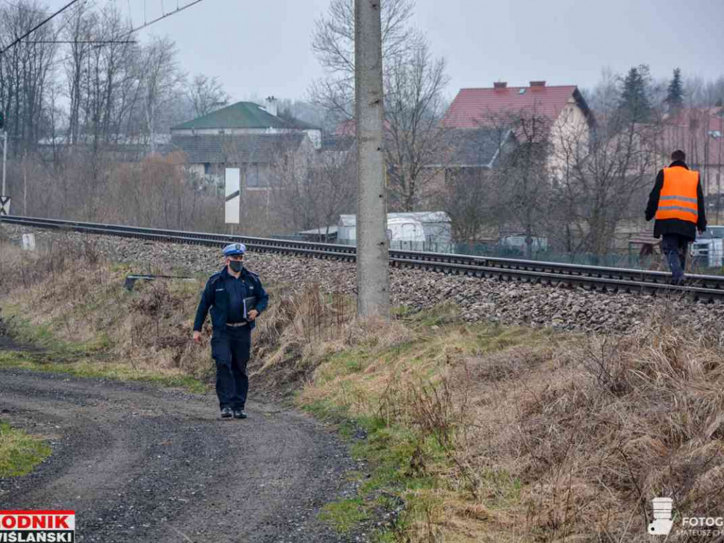 Zderzenie samochodu z szynobusem w Tarnobrzegu. Trwają poszukiwania kierowcy [zdjęcia]
