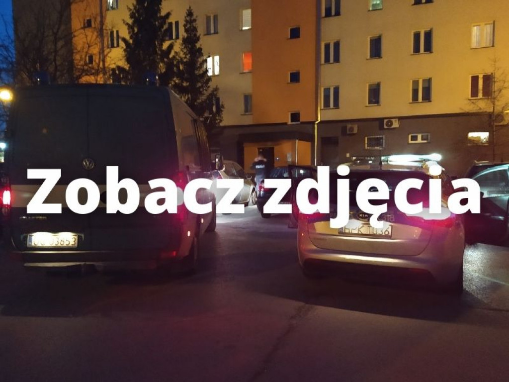 Leżał na chodniku. Twierdził, że został potrącony [zdjęcia]
