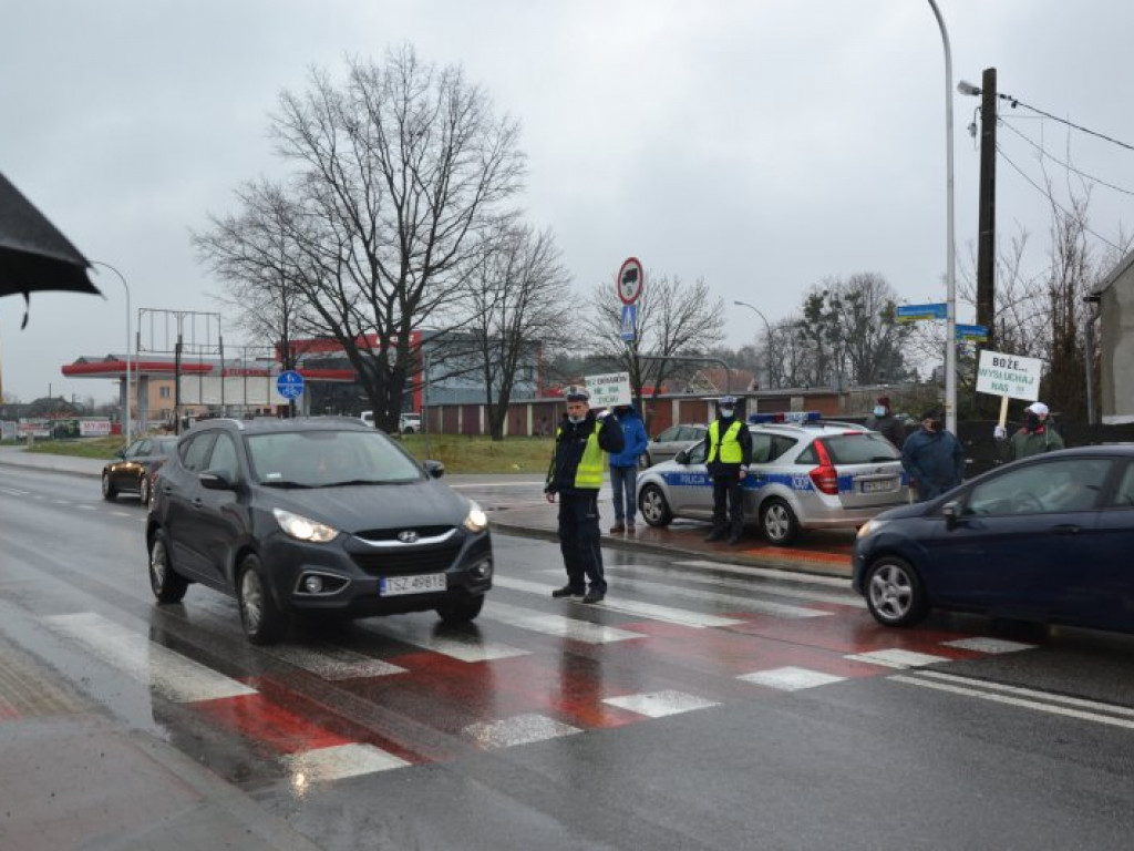 Tarnobrzeg. Blokowali drogę, bo chcą ekranów przy budowanej obwodnicy [zdjęcia][wideo]