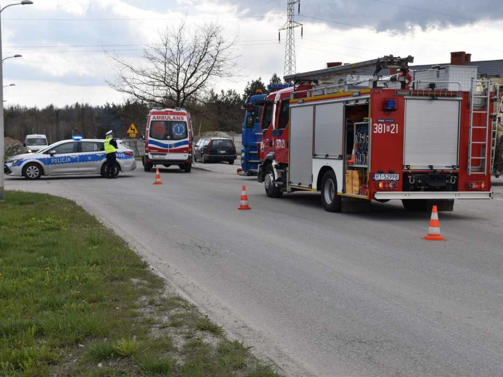 Zderzenie skutera z samochodem ciężarowym na ulicy Strefowej [zdjęcia][wideo]