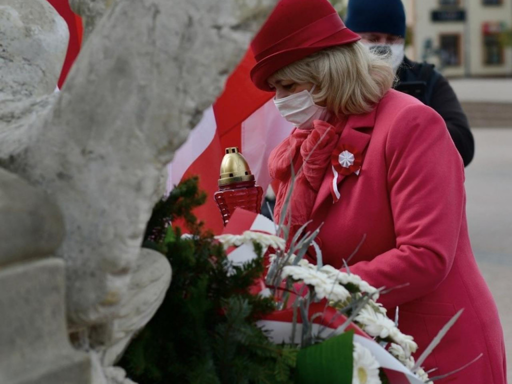 Tarnobrzeskie obchody święta Konstytucji w cieniu obostrzeń [zdjęcia]