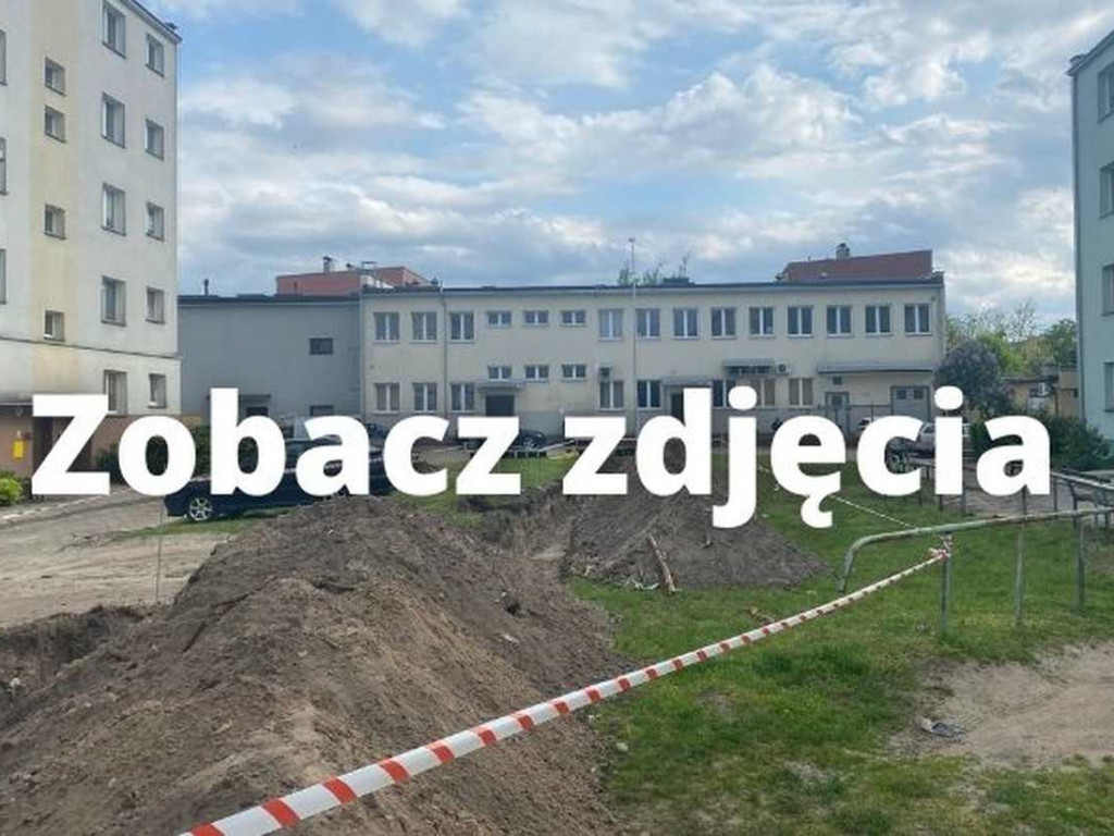 Nowe chodniki i parking. Ruszyły prace na ul. Mickiewicza w Tarnobrzegu [zdjęcia]