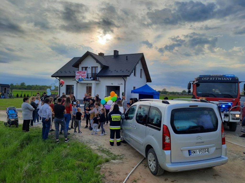 Mały Marcel wrócił do domu z terapii w USA. W rodzinnych Rytwianach zgotowano mu fantastyczne powitanie! [zdjęcia]