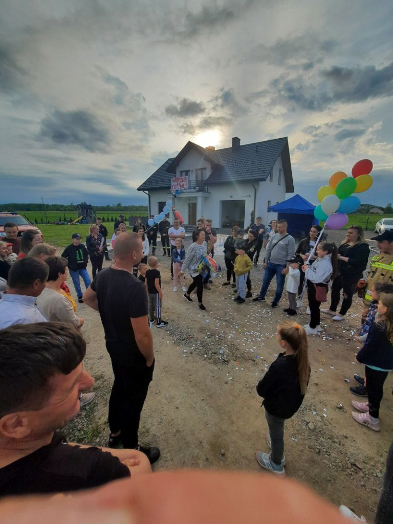 Mały Marcel wrócił do domu z terapii w USA. W rodzinnych Rytwianach zgotowano mu fantastyczne powitanie! [zdjęcia]