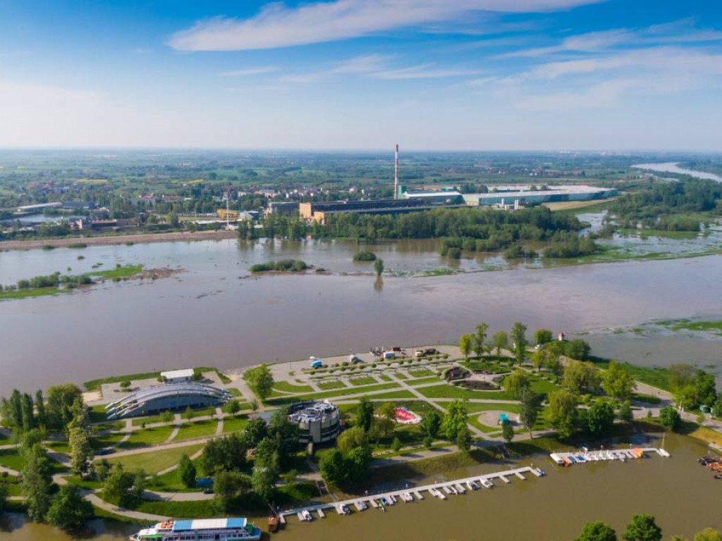 Wzrósł poziom wody na Wiśle. Przekroczony stan ostrzegawczy