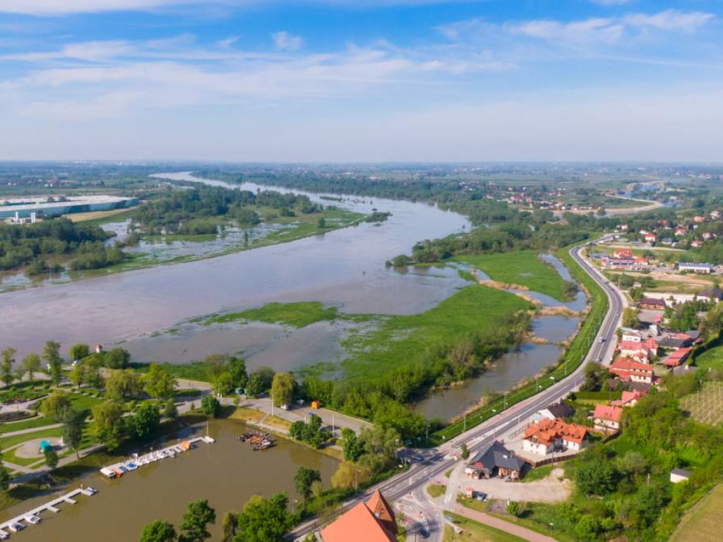 Wzrósł poziom wody na Wiśle. Przekroczony stan ostrzegawczy