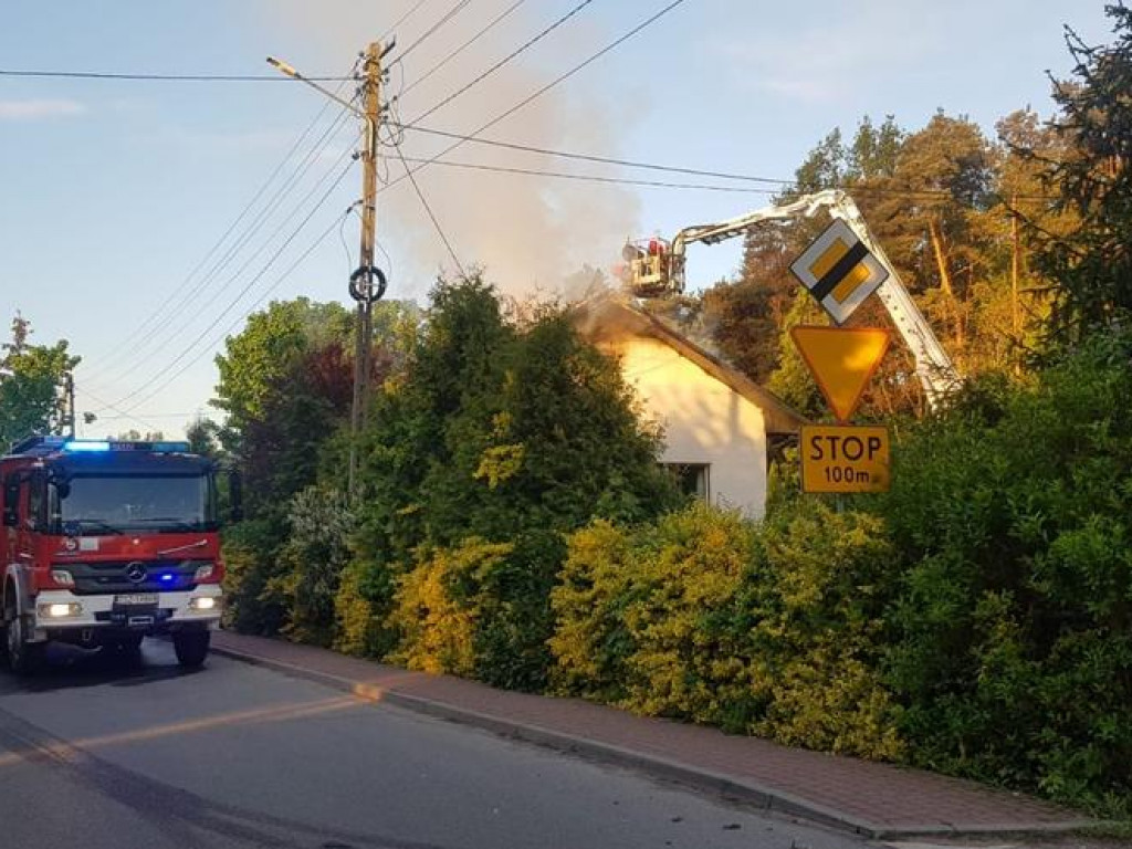 Przez 4 godziny walczyli z pożarem domu w gminie Połaniec