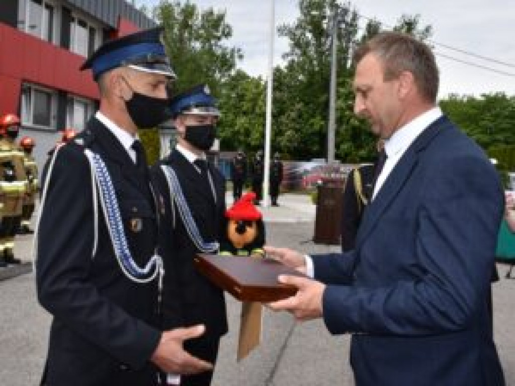 Pospieszyli na pomoc i uratowali życie. Druhowie z Gałkowic otrzymali podziękowania za swoją postawę