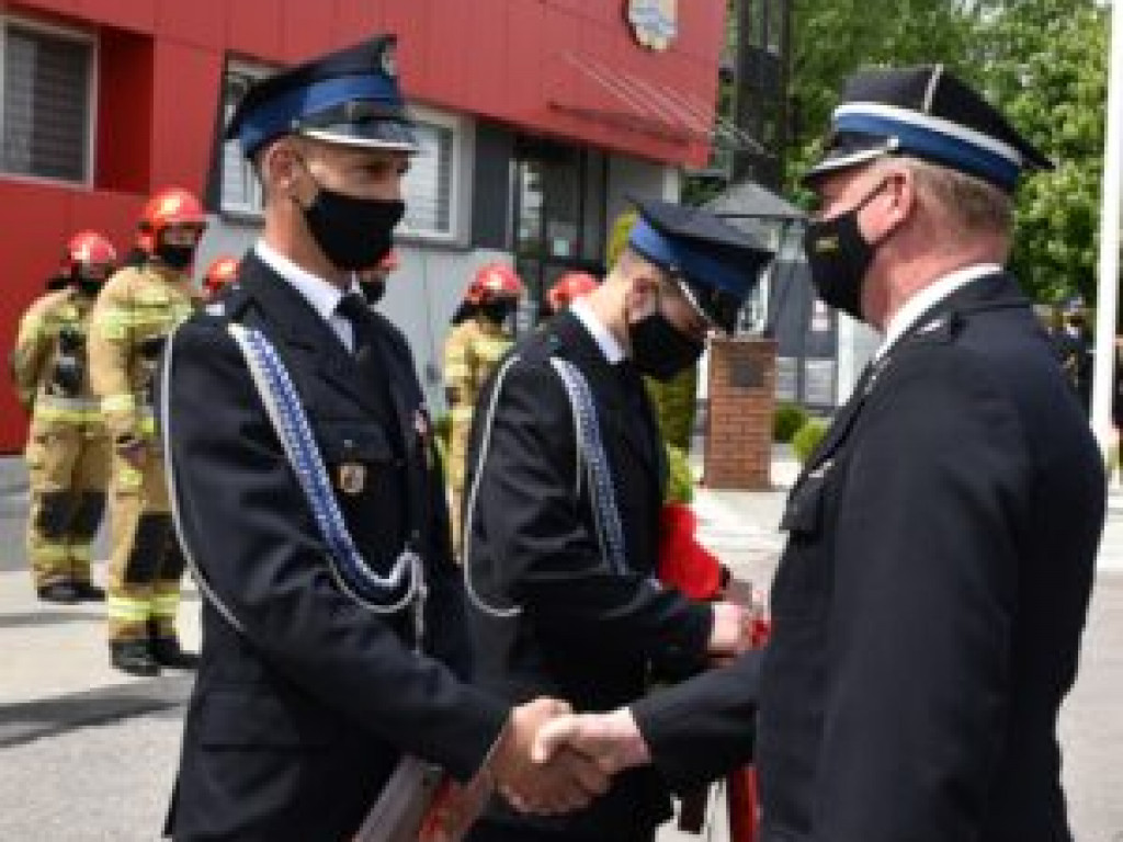 Pospieszyli na pomoc i uratowali życie. Druhowie z Gałkowic otrzymali podziękowania za swoją postawę