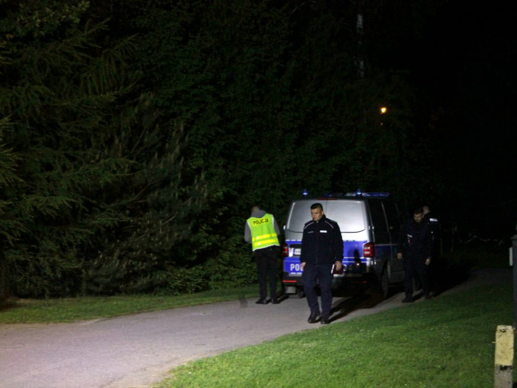 Tarnobrzeg. Wieczorny pościg za hondą, padły strzały. Trwają poszukiwania kierowcy [zdjęcia]