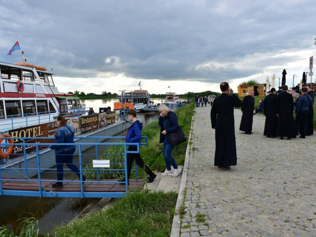 Sandomierz. Modlitewna majówka na Wiśle [zdjęcia]