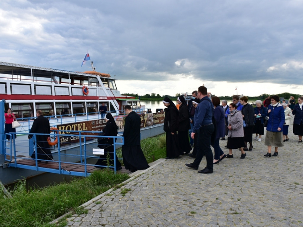 Sandomierz. Modlitewna majówka na Wiśle [zdjęcia]