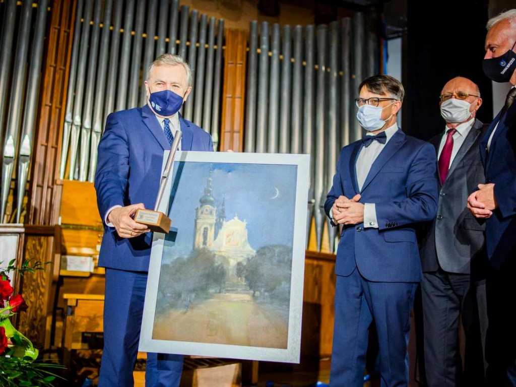 Wicepremier Piotr Gliński odwiedził TDK, by wysłuchać krótkiego recitalu organowego [zdjęcia]