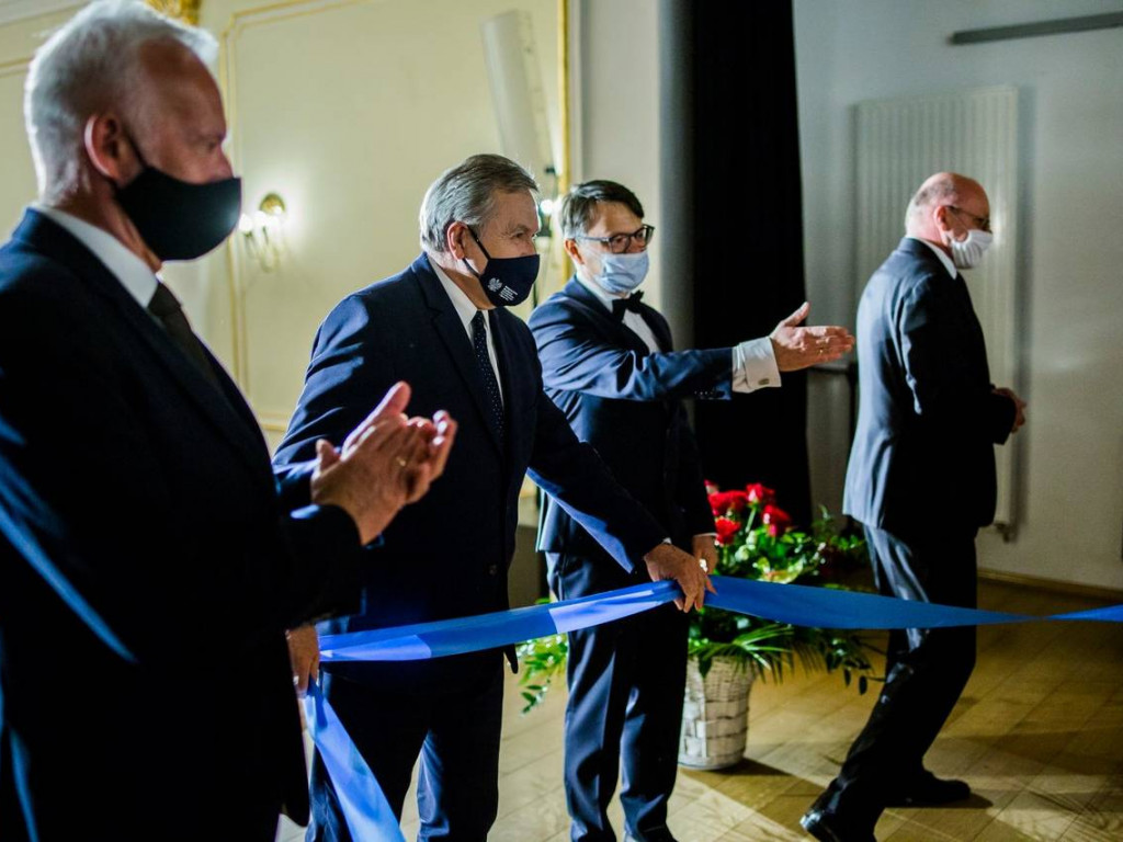 Wicepremier Piotr Gliński odwiedził TDK, by wysłuchać krótkiego recitalu organowego [zdjęcia]