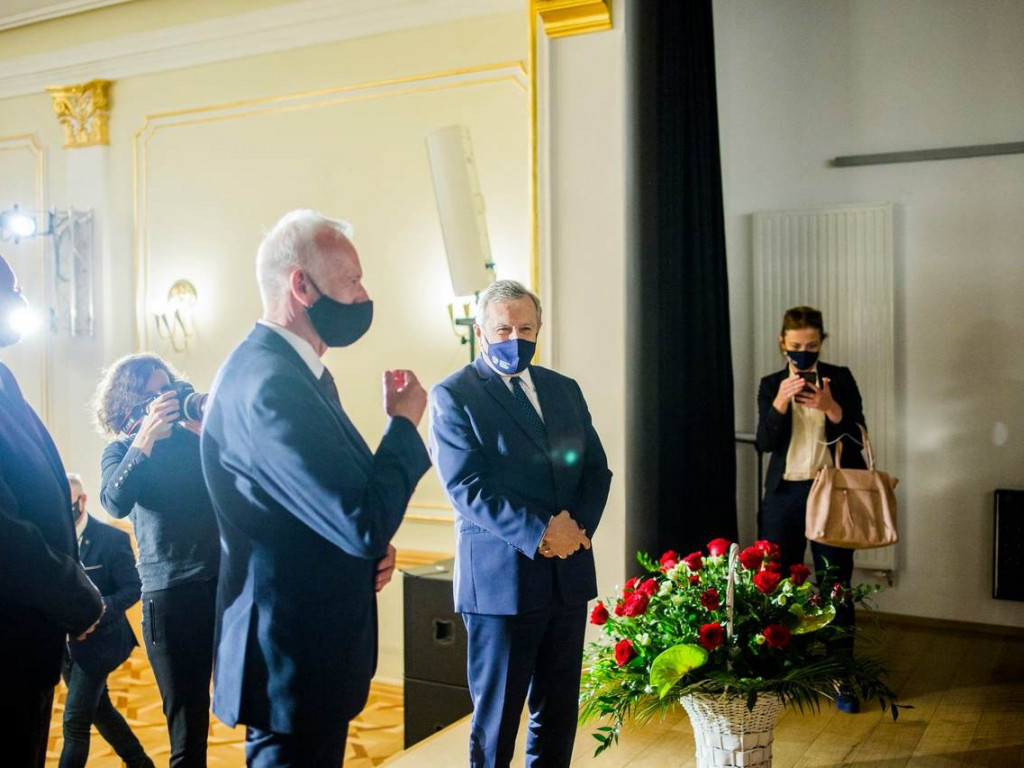Wicepremier Piotr Gliński odwiedził TDK, by wysłuchać krótkiego recitalu organowego [zdjęcia]