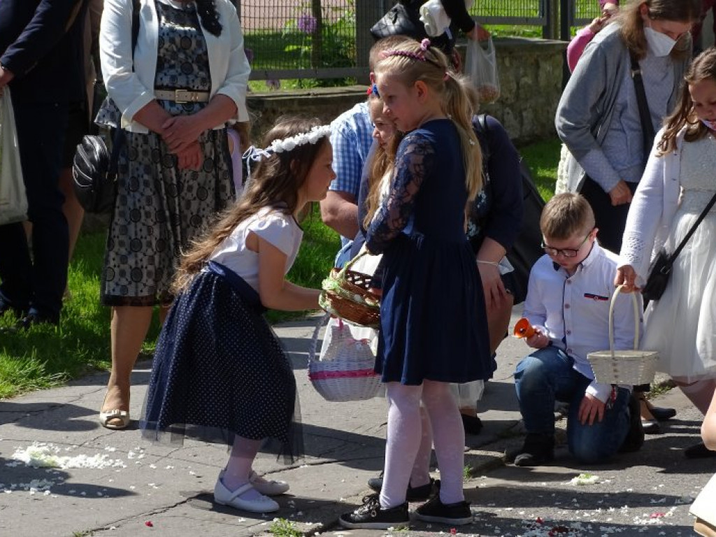 Procesja z okazji Bożego Ciała w parafii pw. Chrystusa Króla w Tarnobrzegu [zdjęcia]