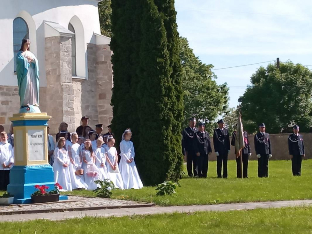 Procesja Bożego Ciała w Goźlicach w gminie Klimontów [zdjęcia]