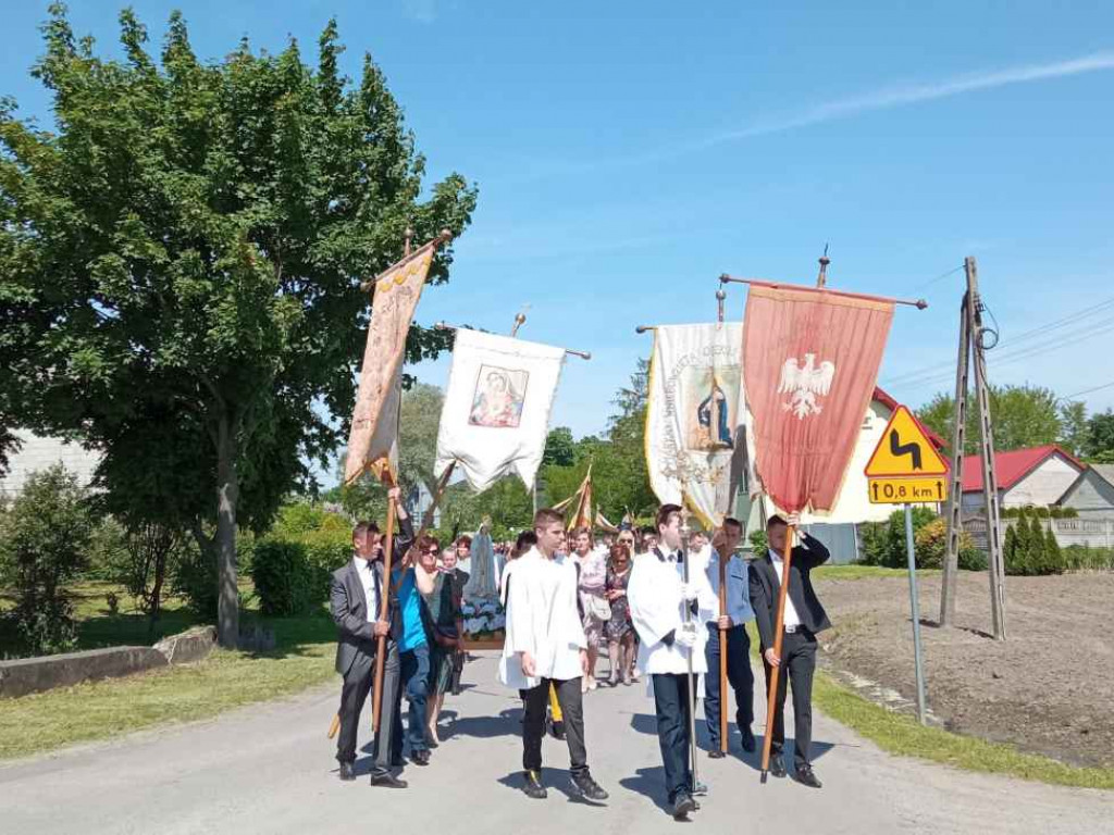 Procesja Bożego Ciała w Goźlicach w gminie Klimontów [zdjęcia]