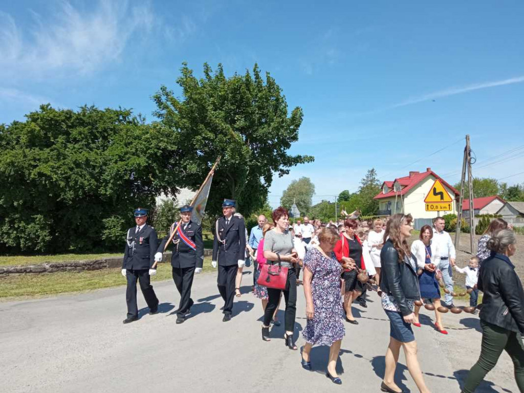 Procesja Bożego Ciała w Goźlicach w gminie Klimontów [zdjęcia]