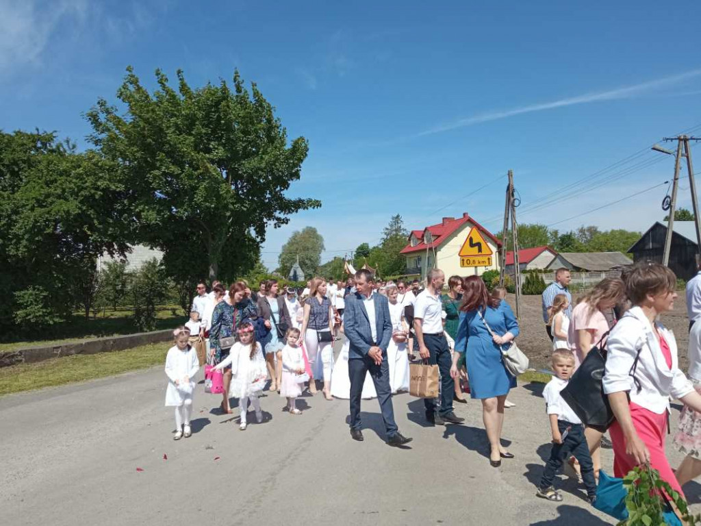 Procesja Bożego Ciała w Goźlicach w gminie Klimontów [zdjęcia]