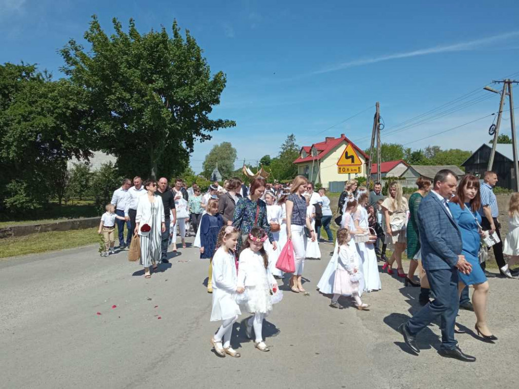 Procesja Bożego Ciała w Goźlicach w gminie Klimontów [zdjęcia]